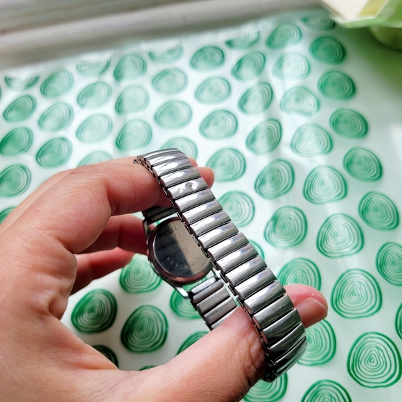 Vintage Featurely Quartz Silver Burgundy Stretch Watch - Picture 10 of 12